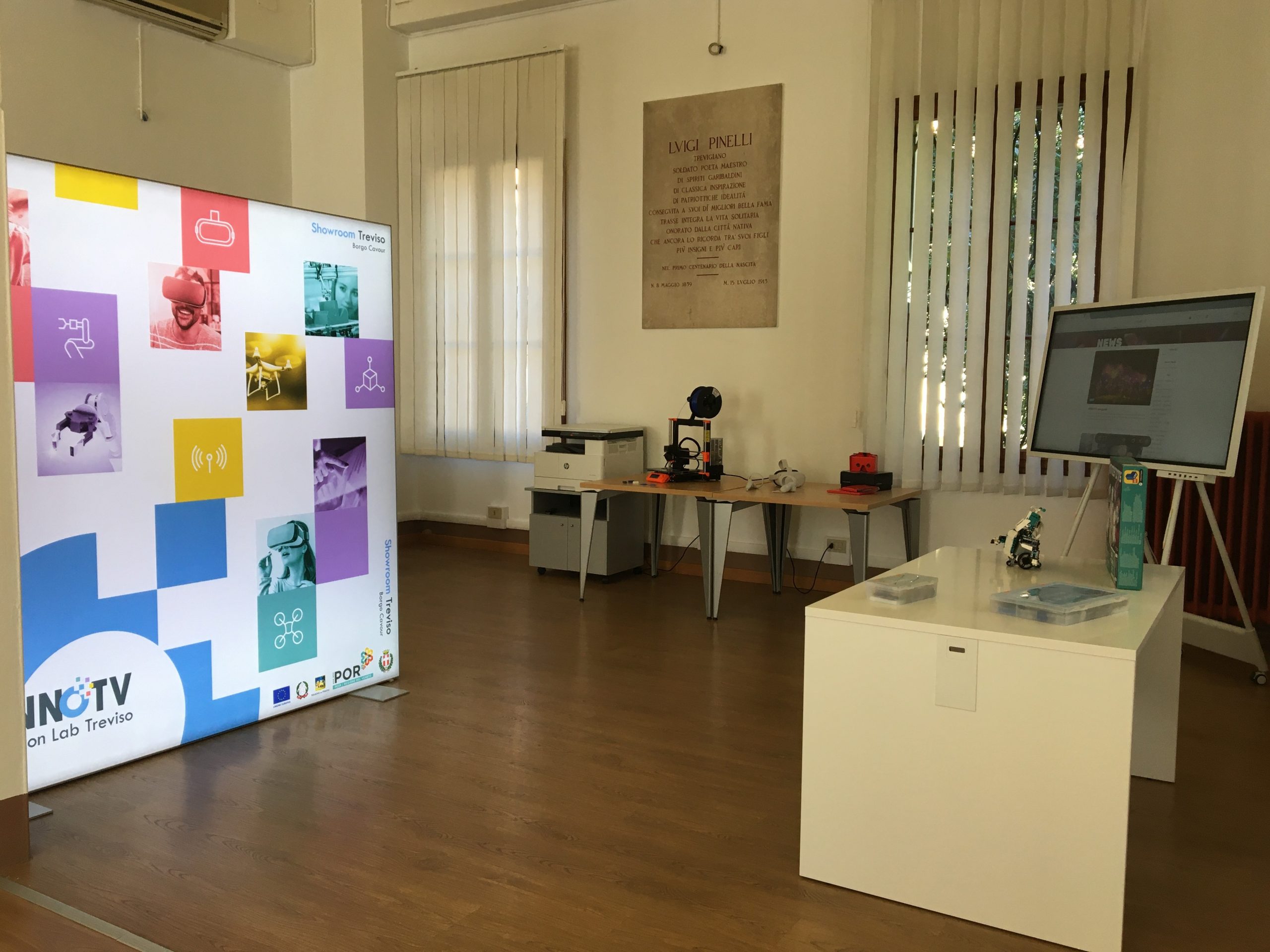Sala di #INNOTV: anche lo Sportello Digital Divide si tiene nella sede dell'Innovation Lab